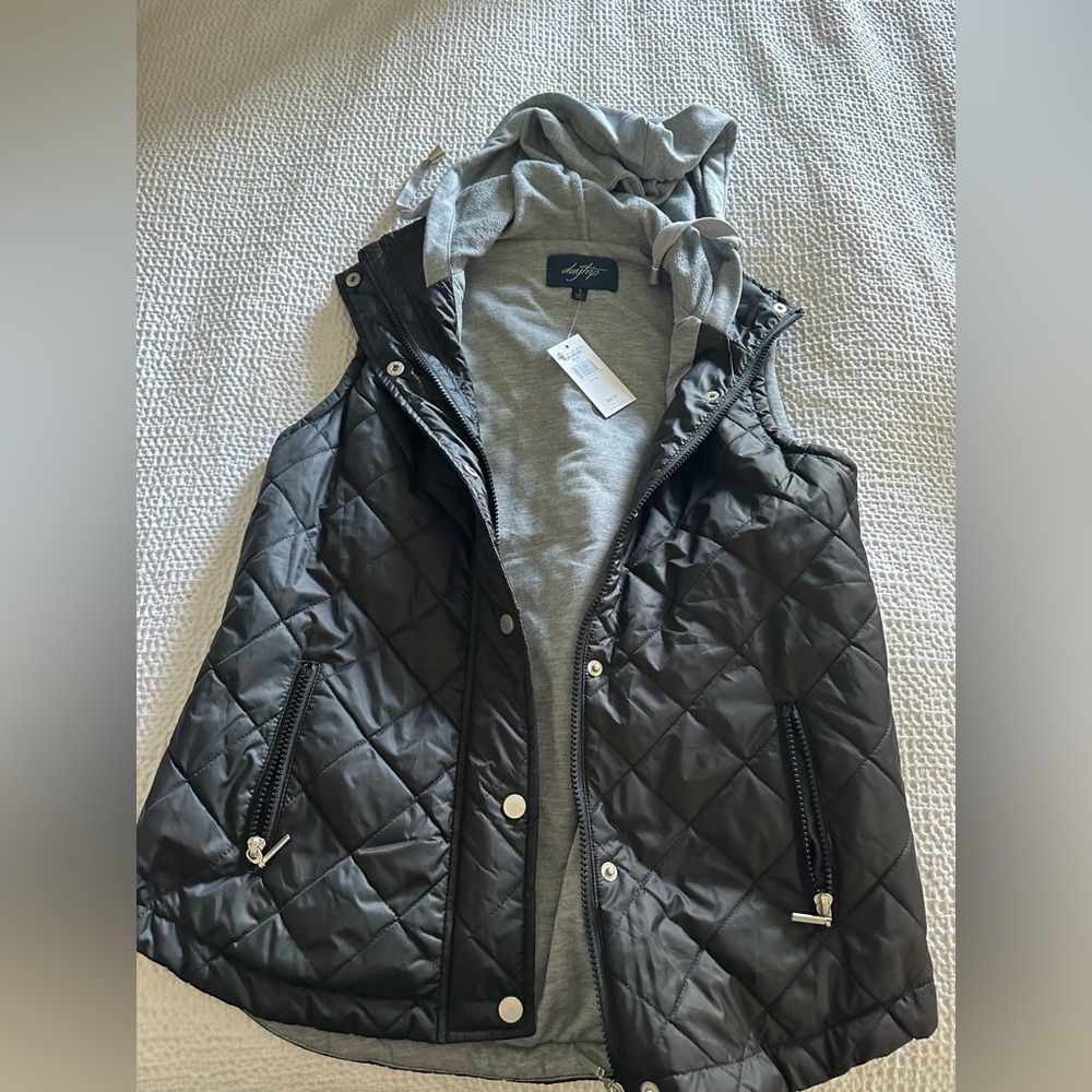 Women’s day trip vest